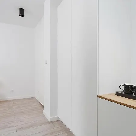 Golden Honey Apartment